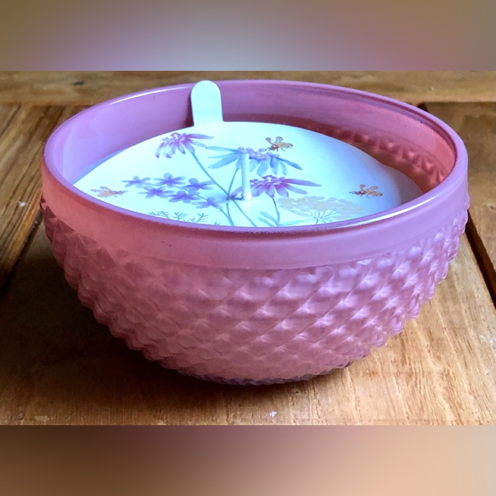Fresh Spring Floral Scent Rose Pink Fractal Textured Glass White Wax 5 oz Candle